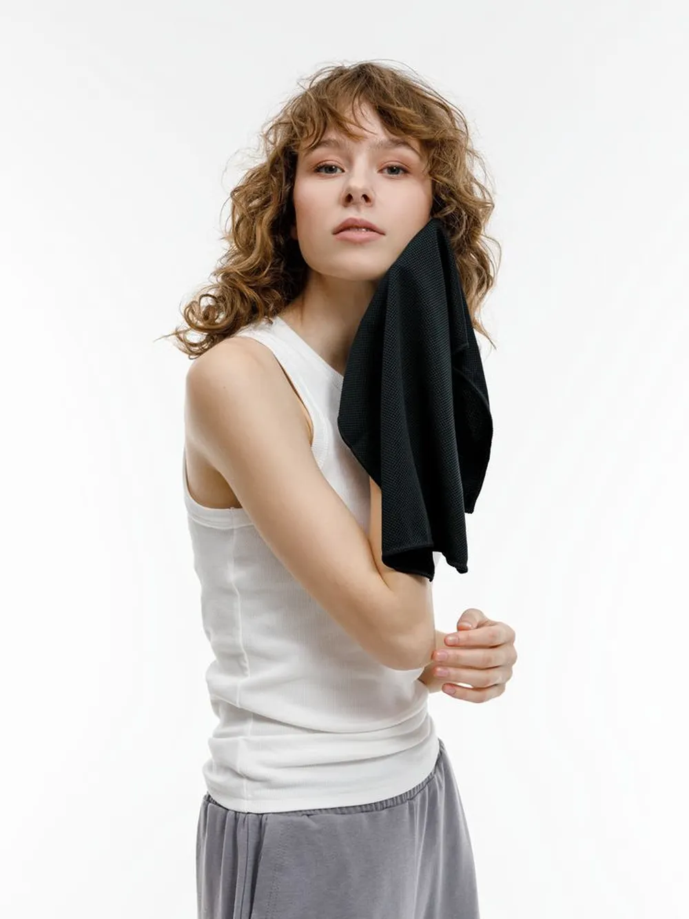 Охлаждающее полотенце Baffin, черное заказать онлайн с вашим дизайном на заказ в Москве и области