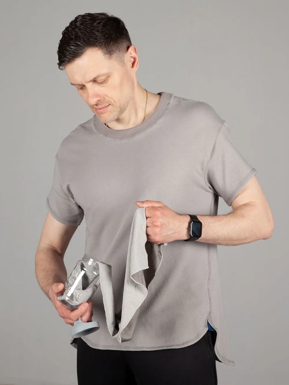 Охлаждающее полотенце Weddell ver.2, серое заказать онлайн с вашим дизайном на заказ в Москве и области