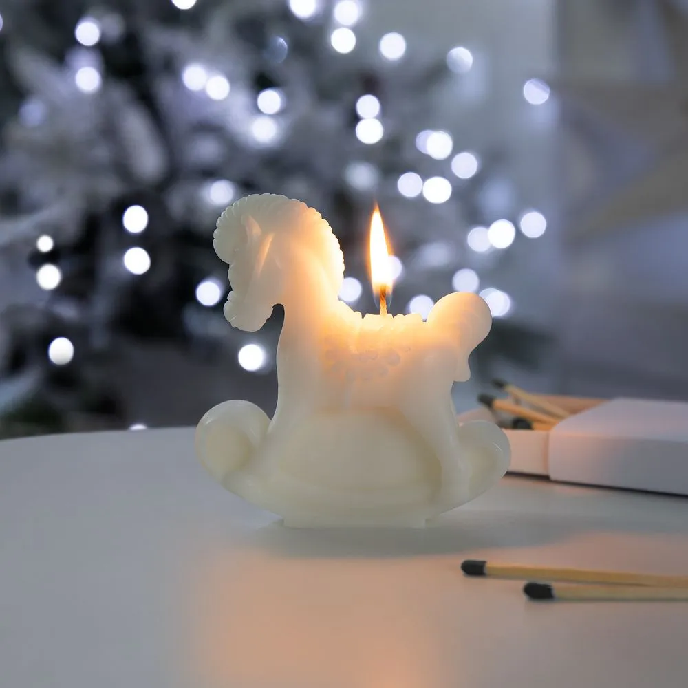 Свеча фигурная «Лошадка-качалка», белая заказать онлайн с вашим дизайном на заказ в Москве и области