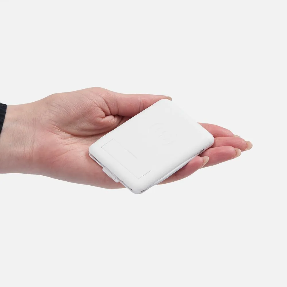 Органайзер с беспроводной зарядкой и набором адаптеров Octopod, белый заказать онлайн с вашим дизайном на заказ в Москве и области