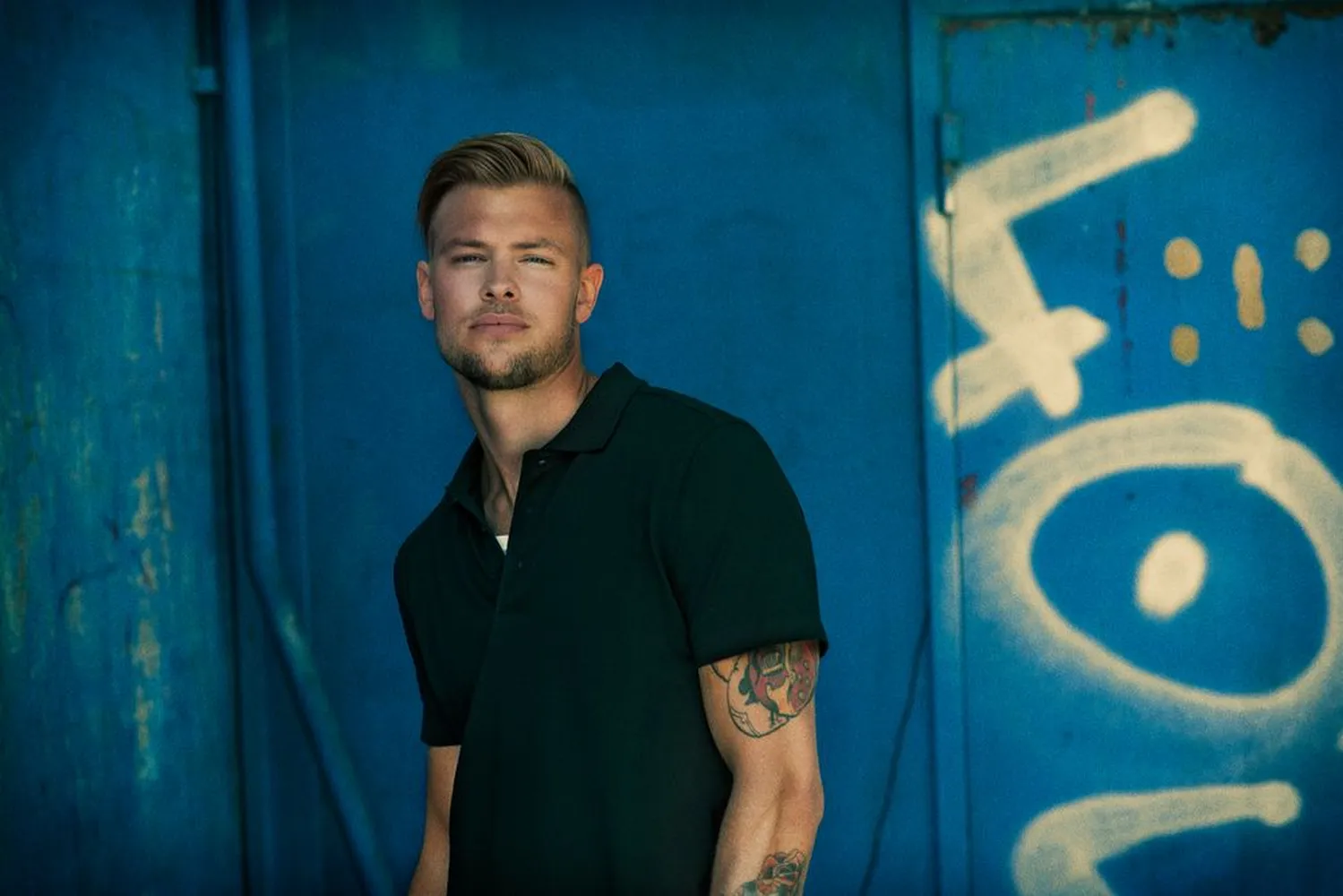 Рубашка поло мужская Surf, серый меланж заказать онлайн с вашим дизайном на заказ в Москве и области