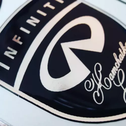 Изготовление шильдиков для клуба Infinity г. Москва [металлизированное нанесение // самоклеящаяся основа // контурная резка // заливка смолой] и для вас на заказ в Москве, области, да где угодно!