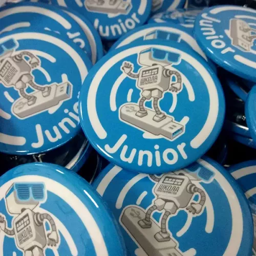 Закатные значки для Школы Программистов, г. Королёв и для вас на заказ в Москве, области, да где угодно!