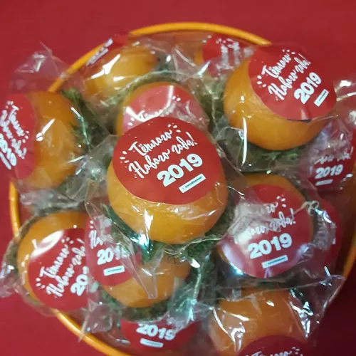 Новогодние подарки, свечки-мандаринки и для вас на заказ в Москве, области, да где угодно!