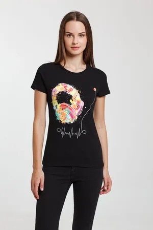 Футболка женская Feel The Beat, черная заказать онлайн со своим дизайном в РПК КБ с доставкой и скидками