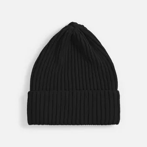 Шапка Yong, черная заказать онлайн со своим дизайном в РПК КБ с доставкой и скидками