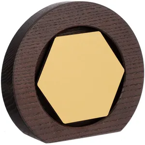 Стела Constanta Dark, с золотистым шестигранником заказать онлайн со своим дизайном в РПК КБ с доставкой и скидками