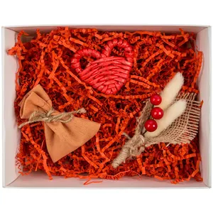 Коробка с окном InSight, белая с красным наполнением заказать онлайн со своим дизайном в РПК КБ с доставкой и скидками