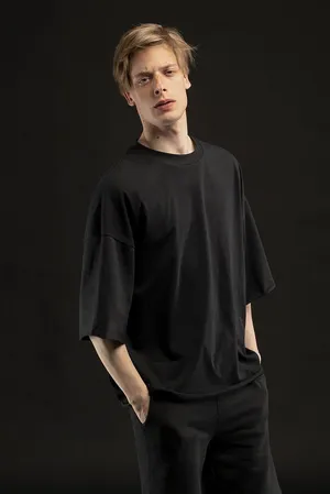 Футболка унисекс оверсайз T1, черная заказать онлайн со своим дизайном в РПК КБ с доставкой и скидками