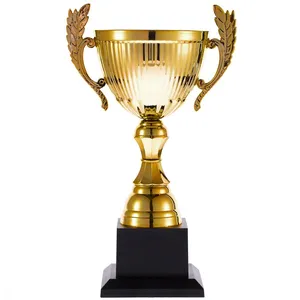 Кубок Spica, малый, золотистый заказать онлайн со своим дизайном в РПК КБ с доставкой и скидками