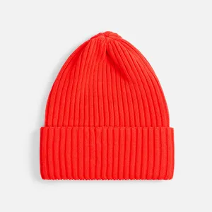 Шапка Yong, ярко-красная (кармин) заказать онлайн со своим дизайном в РПК КБ с доставкой и скидками