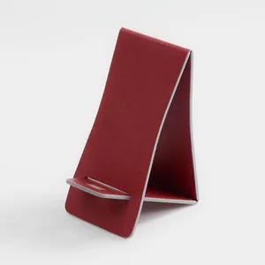 Подставка для телефона Petrus, красная заказать онлайн со своим дизайном в РПК КБ с доставкой и скидками