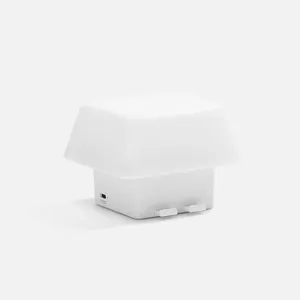 Светильник с подставкой для смартфона Knoppi, белый заказать онлайн со своим дизайном в РПК КБ с доставкой и скидками